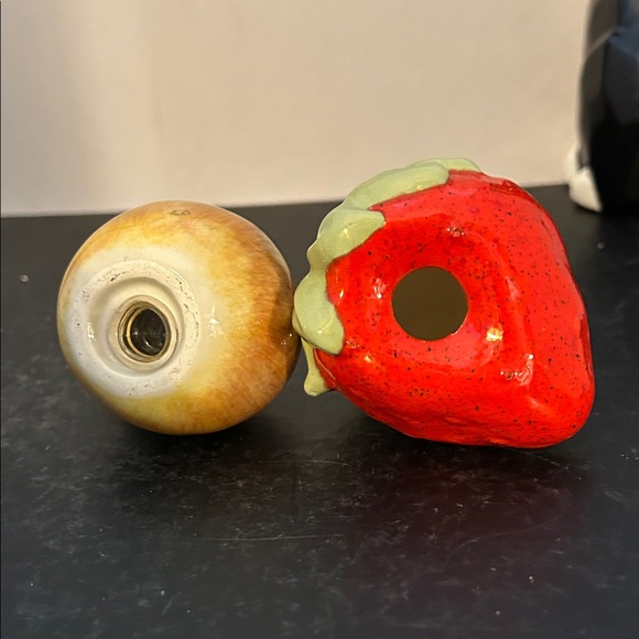 Fruit Shaped Ceramic Salt and Pepper Shakers - Picture 4 of 4